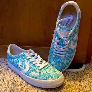 Converse Leather low tops